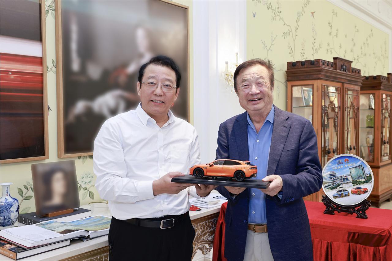 冯兴亚拜访任正非

8月25日，广汽集团董事长冯兴亚发文表示：“昨日带队赴深圳拜