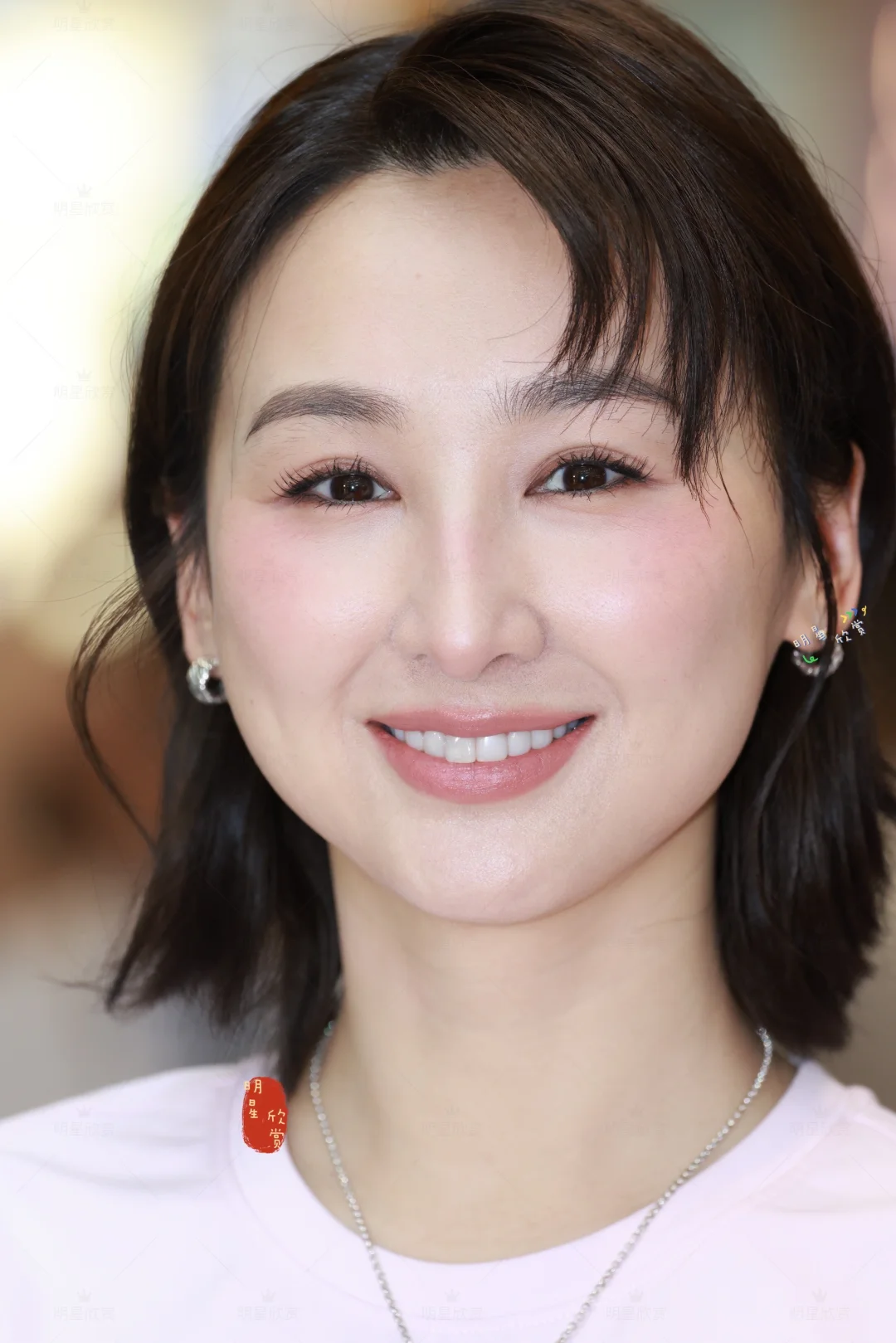 怼拍这个权威脸高海宁