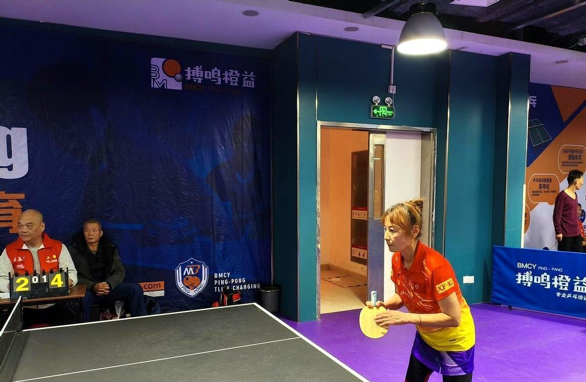 业余球手真正的差距，藏在第5板之后。
你苦练的正手爆冲，常被老球油子轻描淡写地“