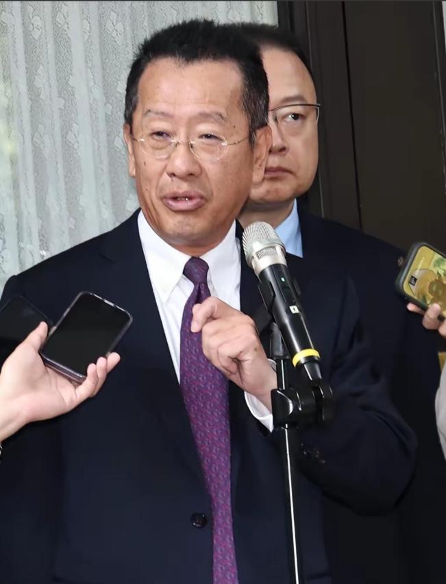 台“防长”顾立雄发表声明，10月6日，台湾地区防务部门负责人顾立雄亲口证实：美国