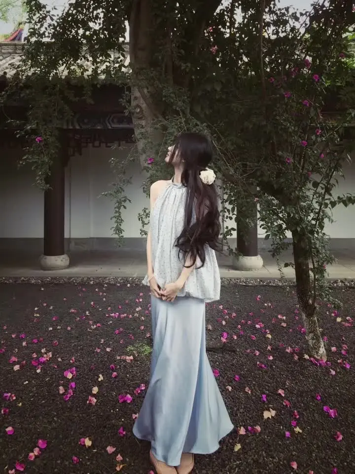 待她如翡我如苇 此后她悔我亦不悔.