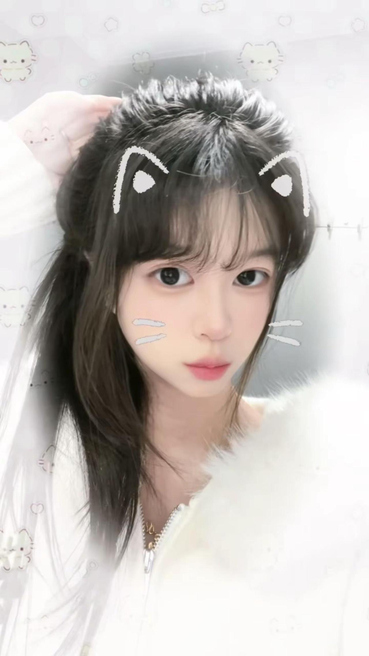 ⌯> ω <⌯ 我的目标是一直卖萌假装自己很可爱，直到有人真的觉得我很可爱，觉得