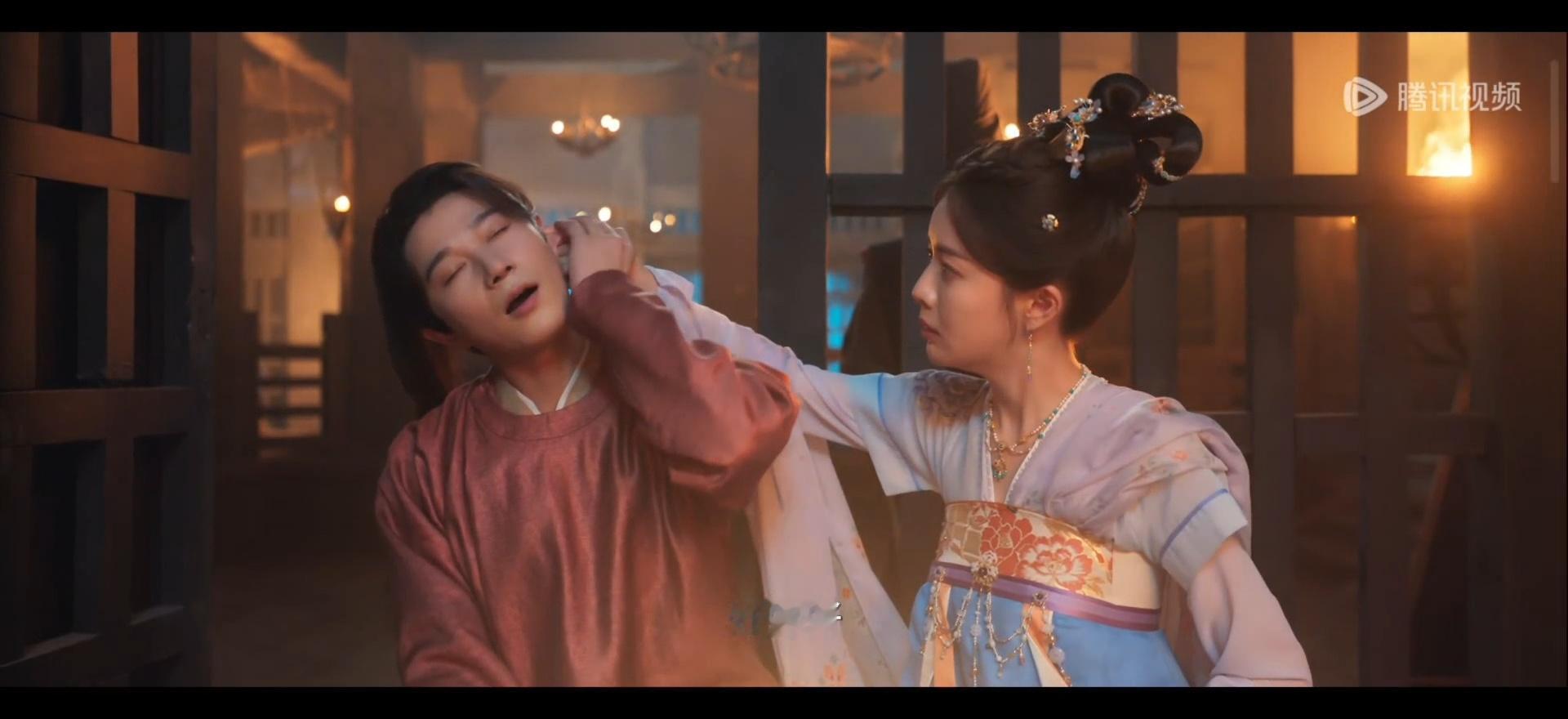 月景每次只要一起就是甜甜的🥰少而精好喜欢看景翊靠肩跟老婆撒娇噢，这次还嘟嘴了！