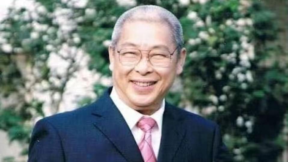 香港艺人刘兆铭离世。香港艺人刘兆铭离世，93岁的年纪走得也算安详，但脑子里第一反