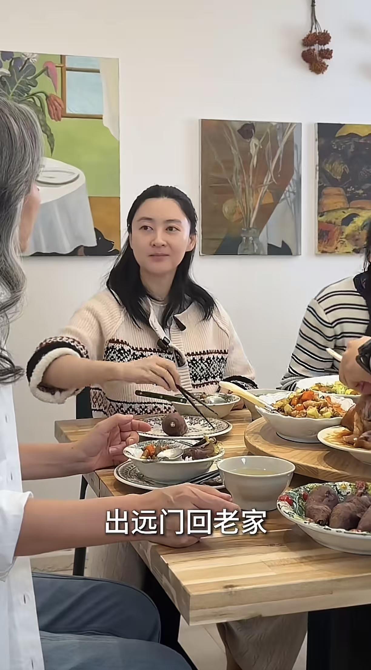 这投胎 buff 叠满了吧！央视主持人高伯伯家的娃，简直赢在人生起跑线
高伯伯一