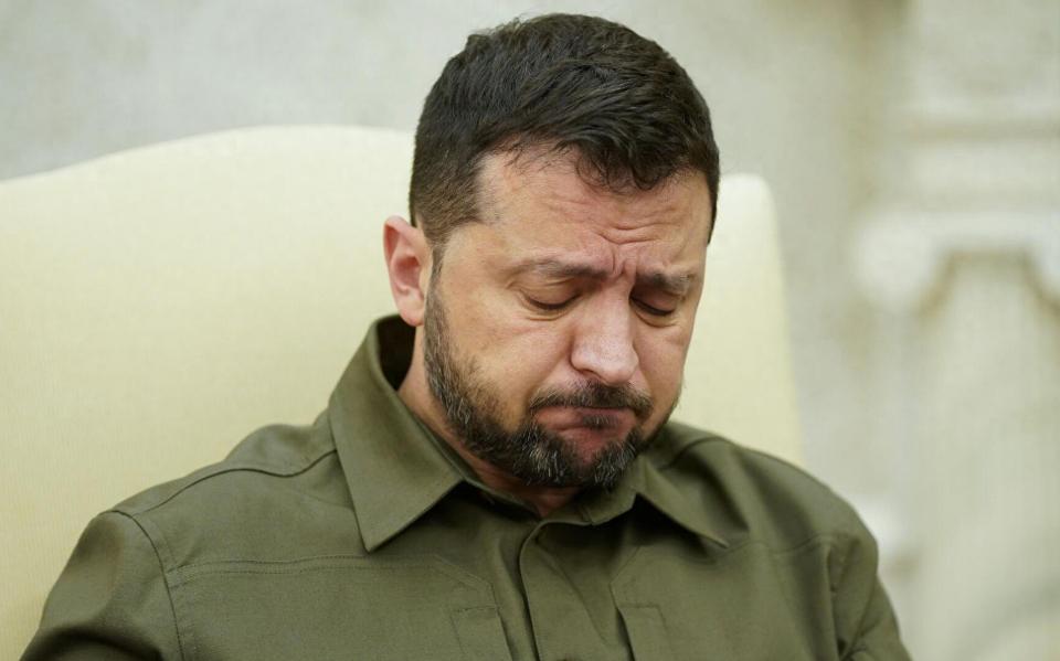 乌克兰这四年，打得真叫一个“卖力”，硬是用血肉之躯，把一个手握核武、能源出口全球