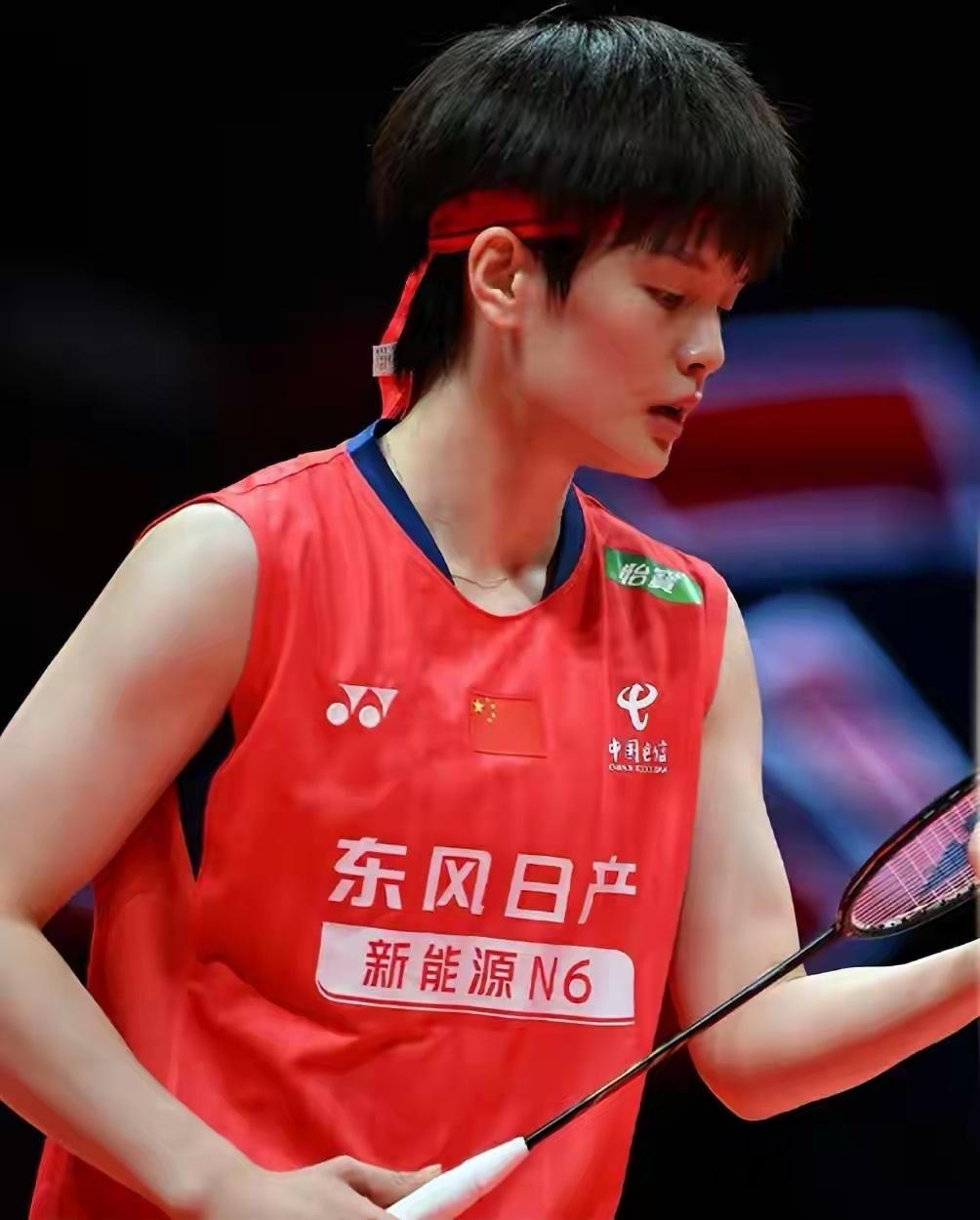 王祉怡在印度公开赛半决赛战胜队友陈雨菲，本赛季第二次进决赛。
现在的王祉怡有当年