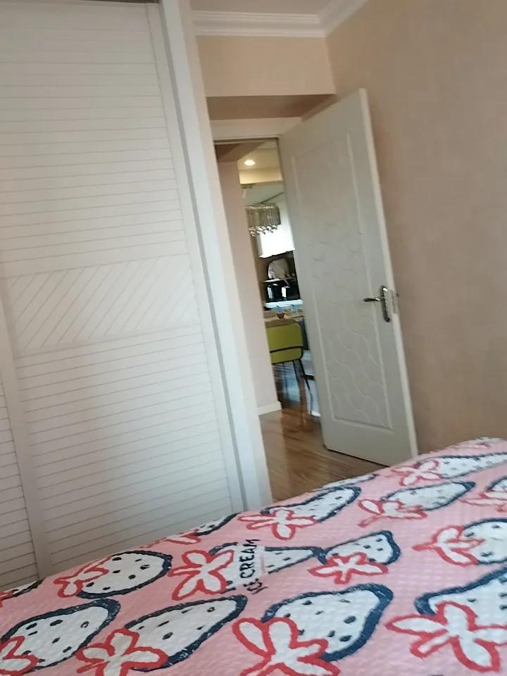 11岁外孙女与我的对话，令我震惊不已！

前些天，我陪她去中街溜达，走着，走着，