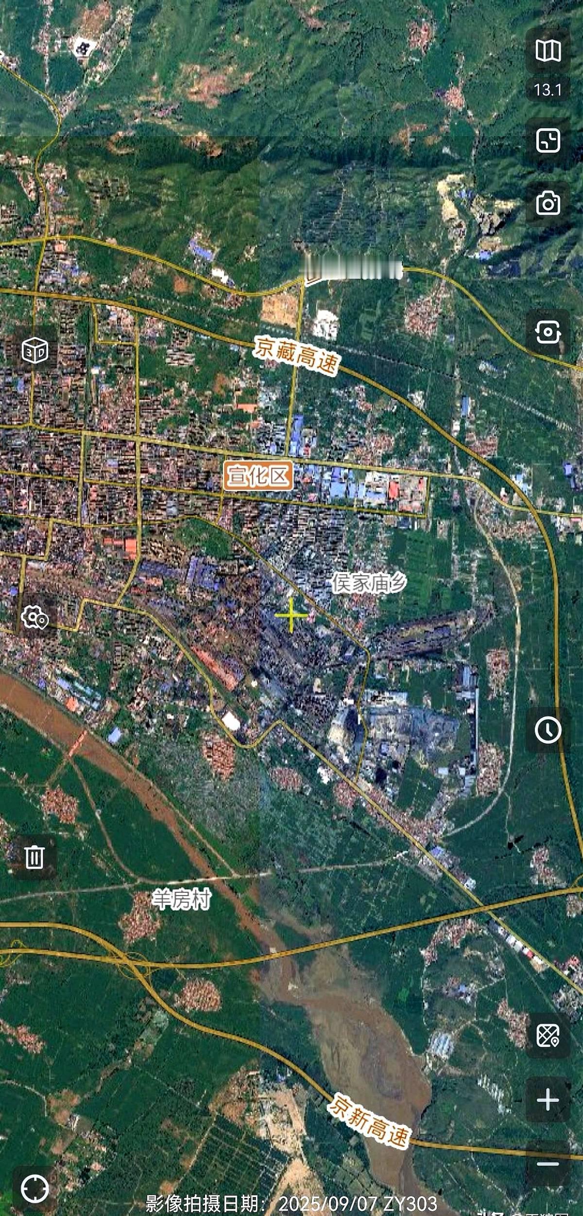 “宣化东外环要拆围墙扩成六车道，村口老槐树留不留？”——昨晚，侯家庙乡微信群一条