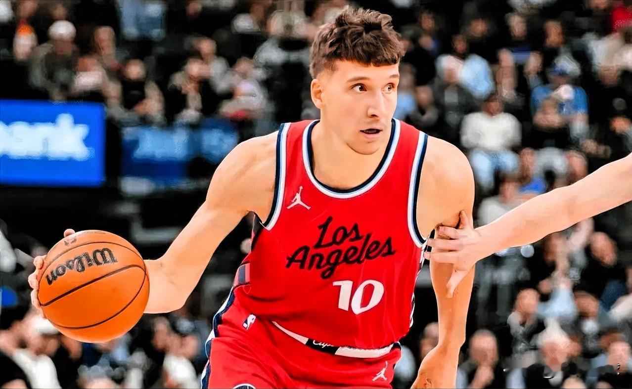 波格丹可把快船给坑惨了！

今日快船官方公布了球队明日与老鹰的伤病报告，其中波格