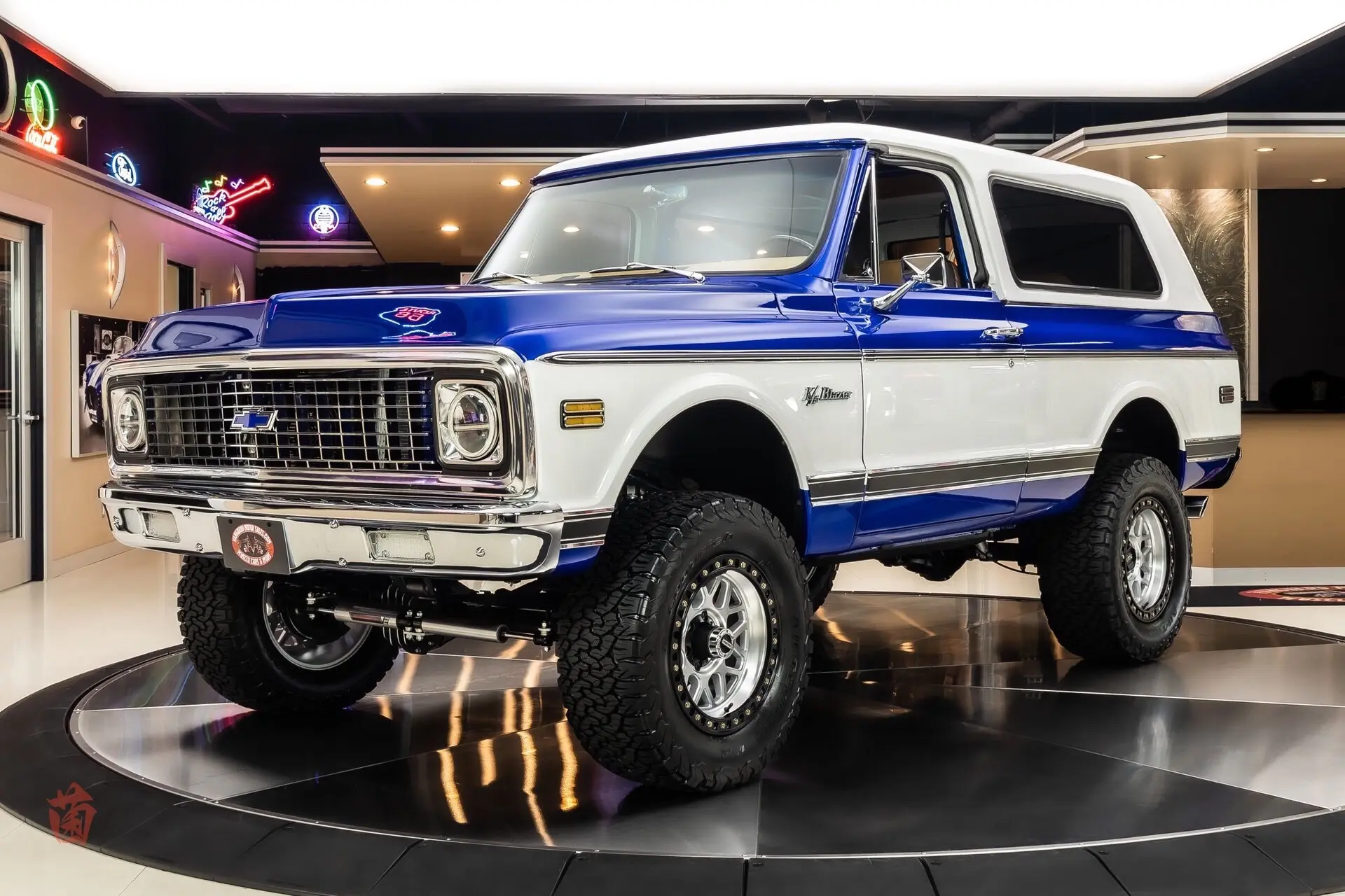 皮卡加盖儿。Ford Bronco GMC Jimmy Chevrol...