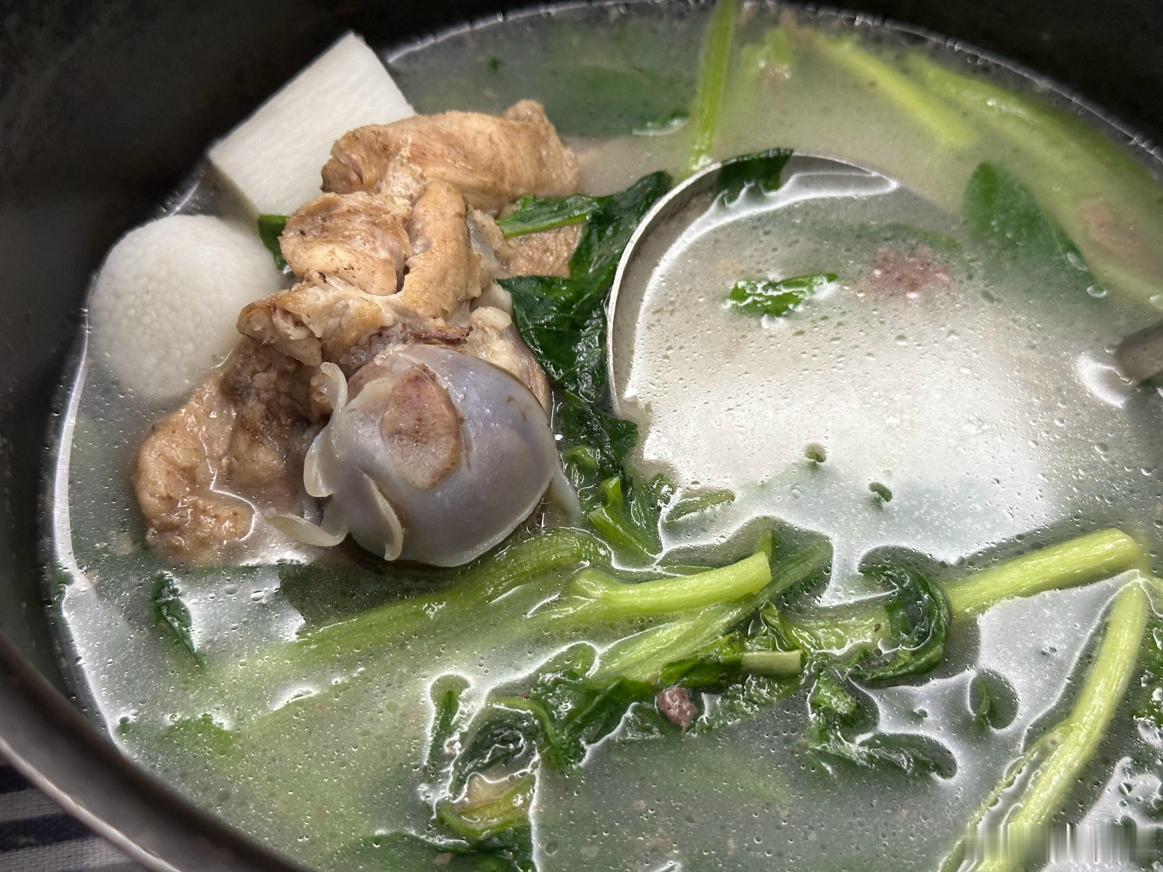 上海美食[超话]  满眼都是绿的晚餐[笑cry][笑cry]  ​​​