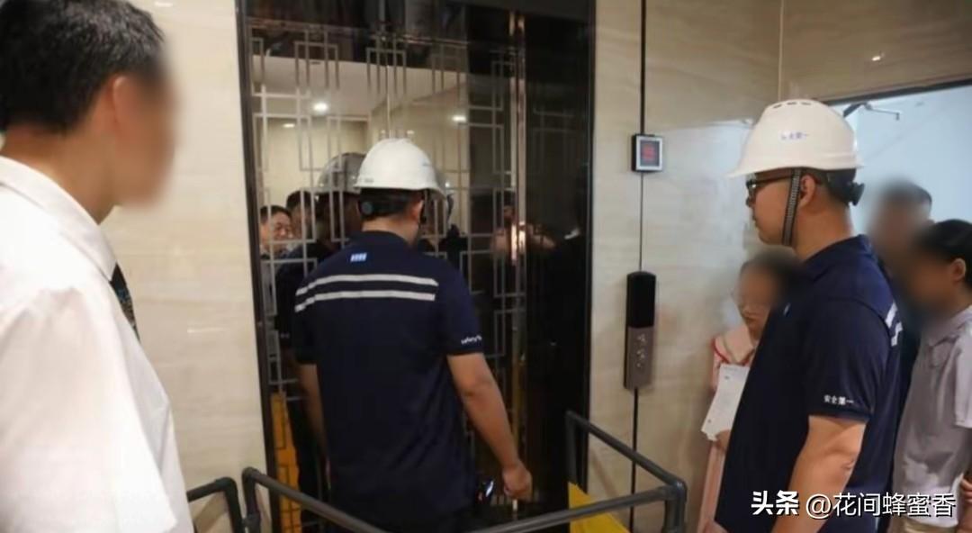 盐城令人痛心一幕！
男子醉酒独自回家 电梯内不幸离世
 
江苏盐城一则悲剧让人唏