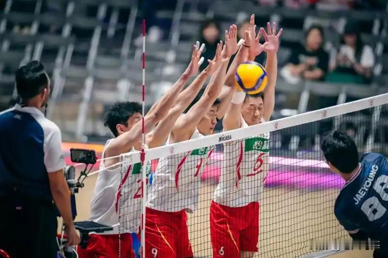 争奥失败之后的亚运无奈局：中国排球陷入尴尬，未来前路迷茫

      中国女排