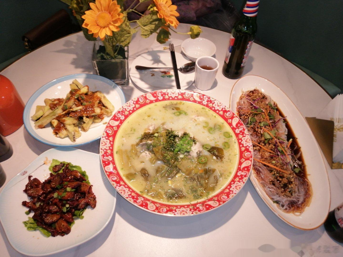 母亲五十五年前，婴儿这天坠人间。婴儿岁岁逢秋至，母亲却安冬里眠。​一日一日生生日