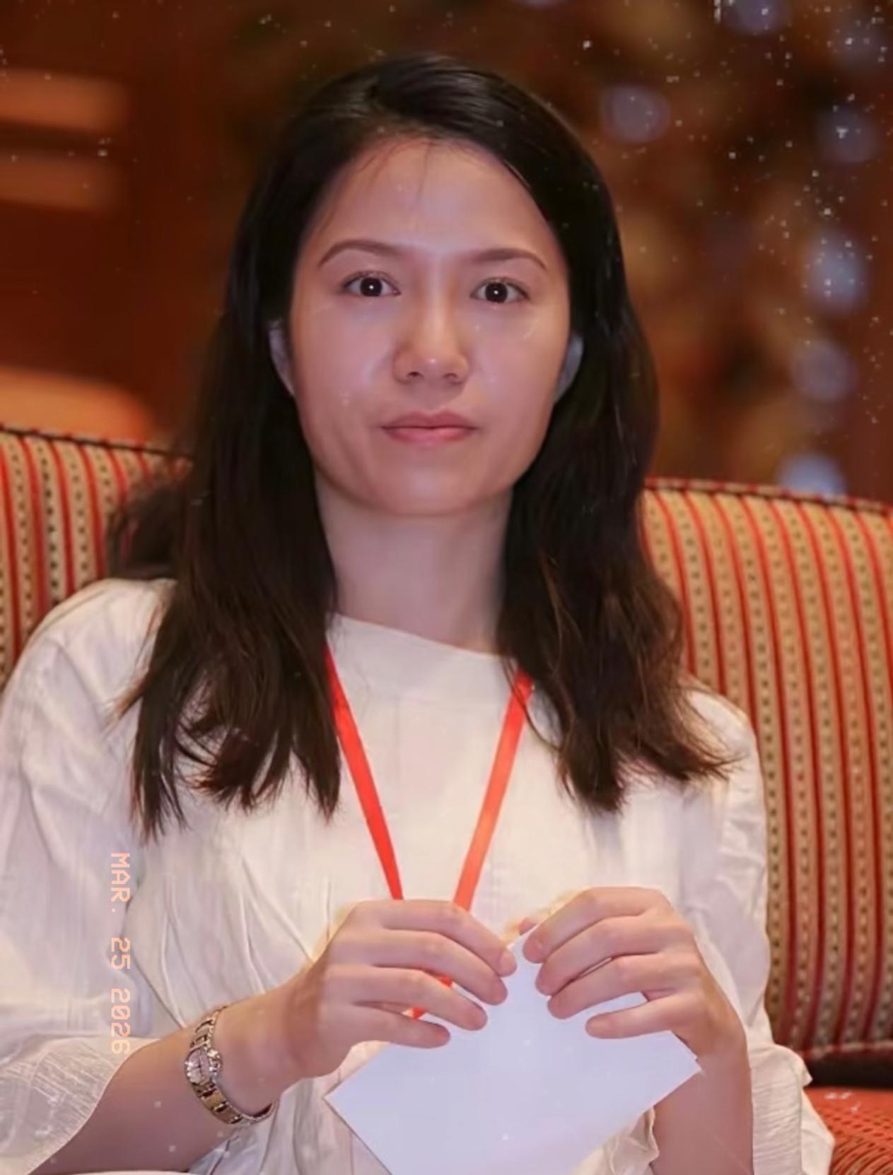 很多人都以为翁帆
最后只拿到了清华公寓的使用权，
其实杨振宁留给她的，根本不止一