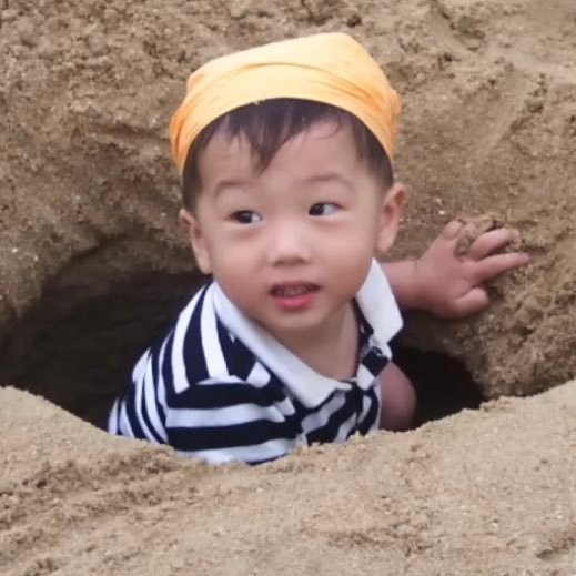 小孩们儿童节快乐 