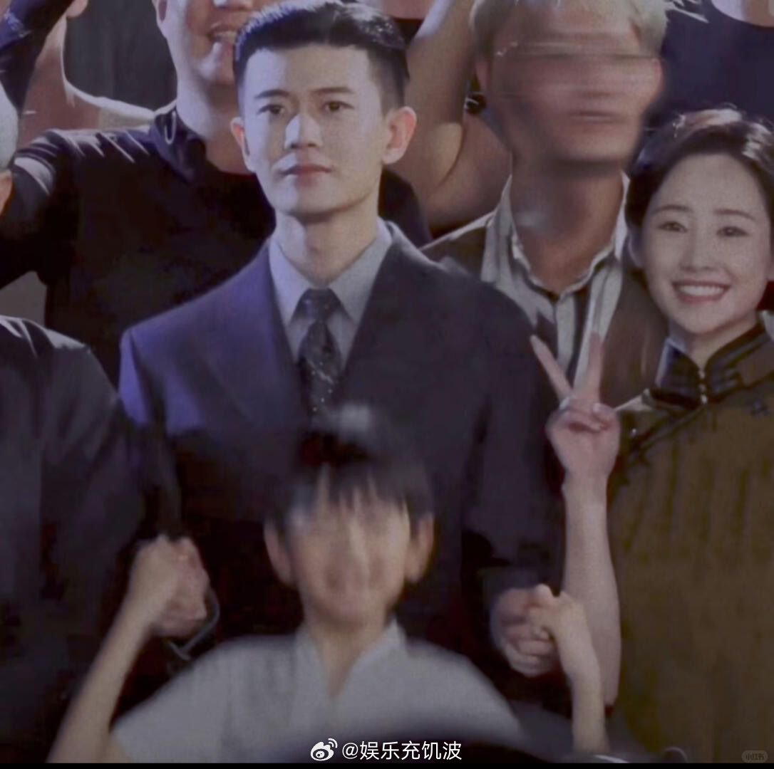 李纯 权威的妈妈我后知后觉哟呵！这剧的妆造太牛啦，衣服美翻，郭绮文一穿，母性光辉