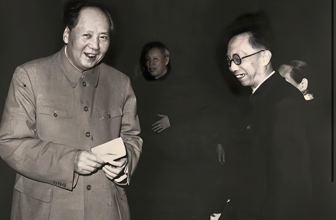 看到一个高赞回答，问题是“溥仪为什么不能杀”？答案梗概如下：

“满族统治和印度
