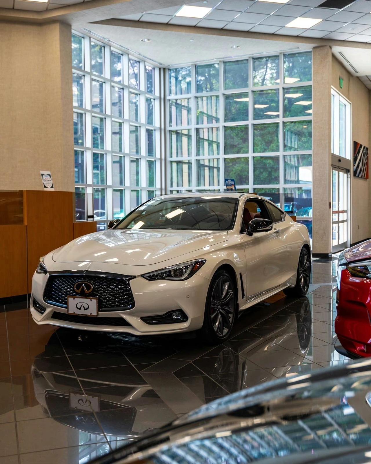 英菲尼迪这个品牌还有人买吗？
英菲尼迪这个品牌还有人买吗？如果你开一台英菲尼迪，