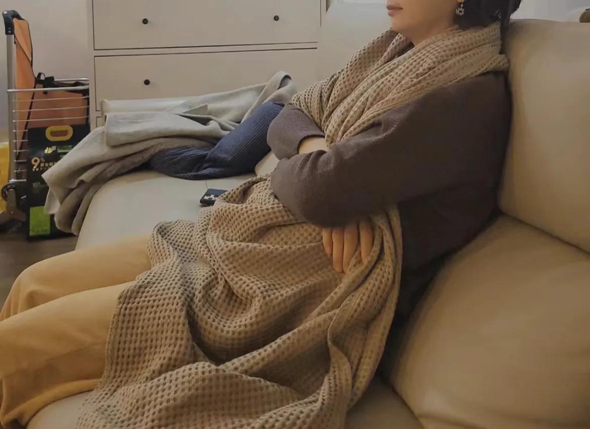 妈之前说帮我保管钱以后当嫁妆，一个月让我给他5千，我给了一个月，还有一次给了个2