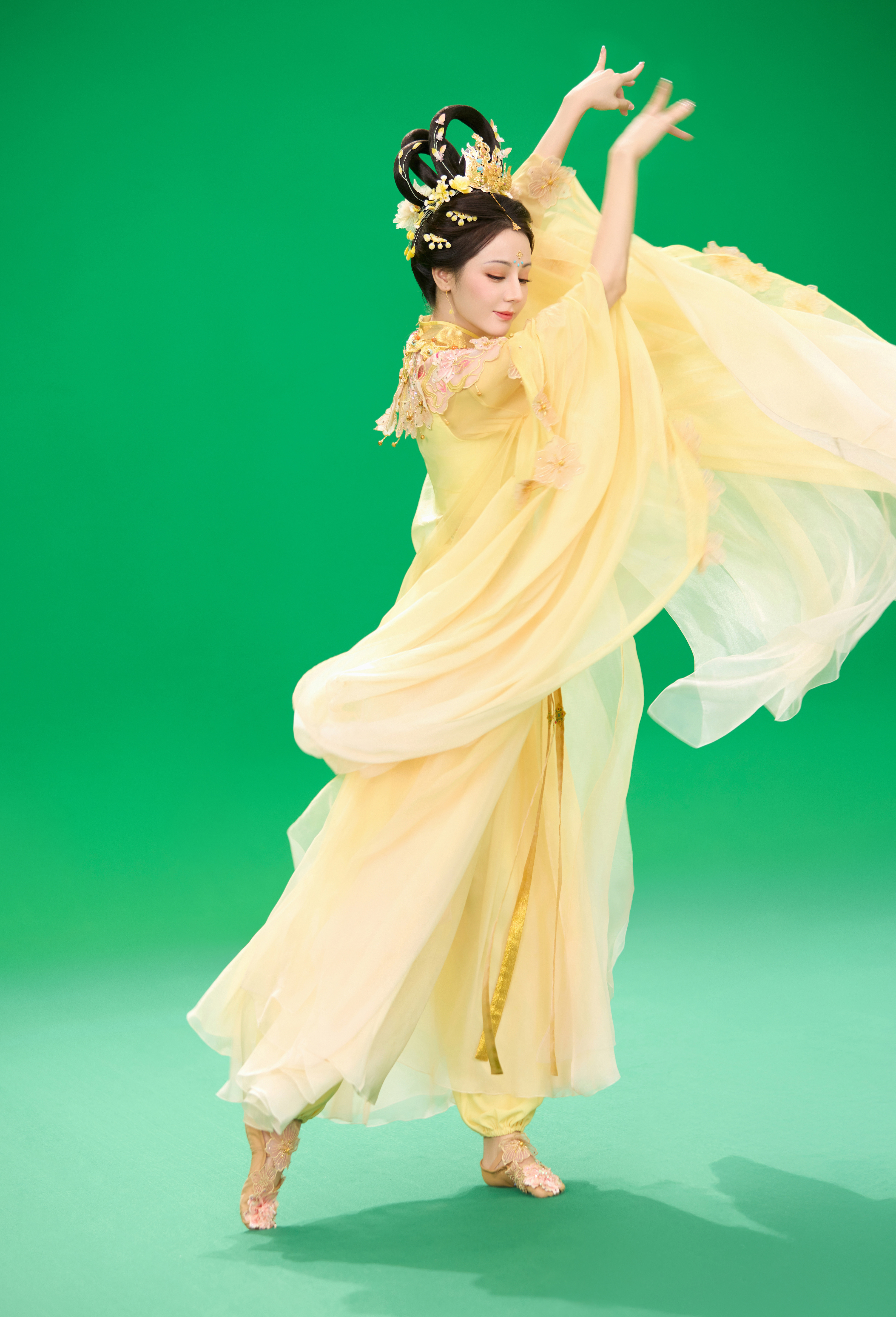 迪丽热巴待播剧迪丽热巴  在复制粘贴的时代，你是手写的诗