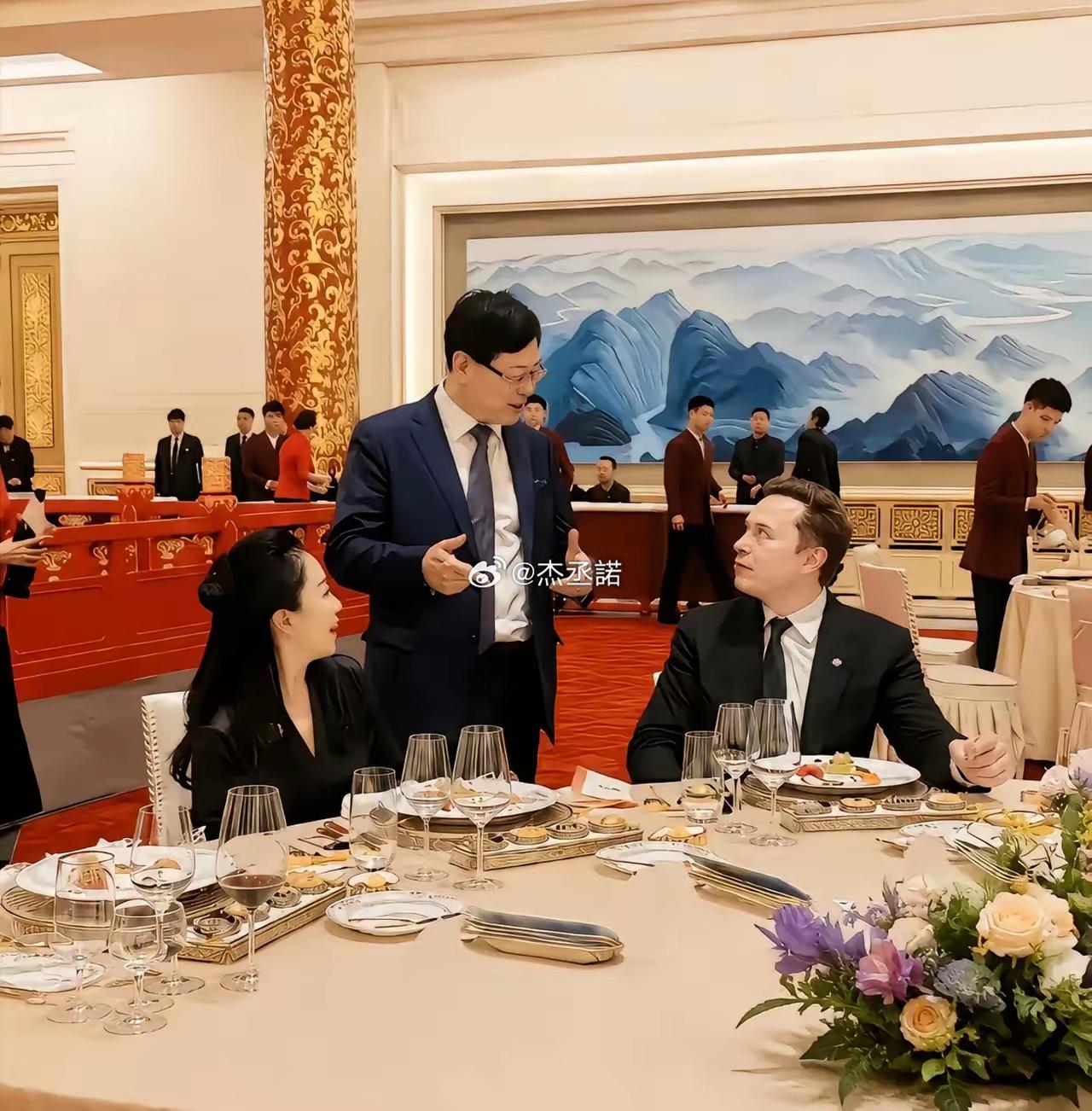 前沿
洞见
话说马斯克，如今腕挺大的，真的还得是有钱啊……

评一句：殊不知，很