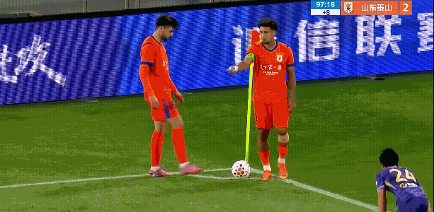 山东泰山虽然客场击败天津津门虎，但是比赛踢的并不是太好，最后时刻一度靠在角旗区耗