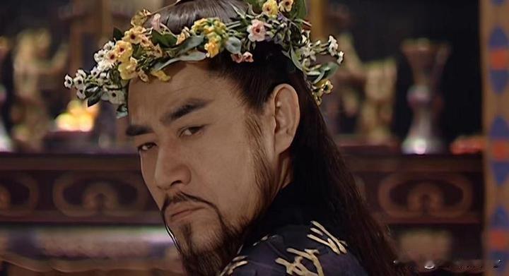 练得身形似鹤形，
千株松下两函经。
我来问道无余说，
云在青天水在瓶。
《大明王