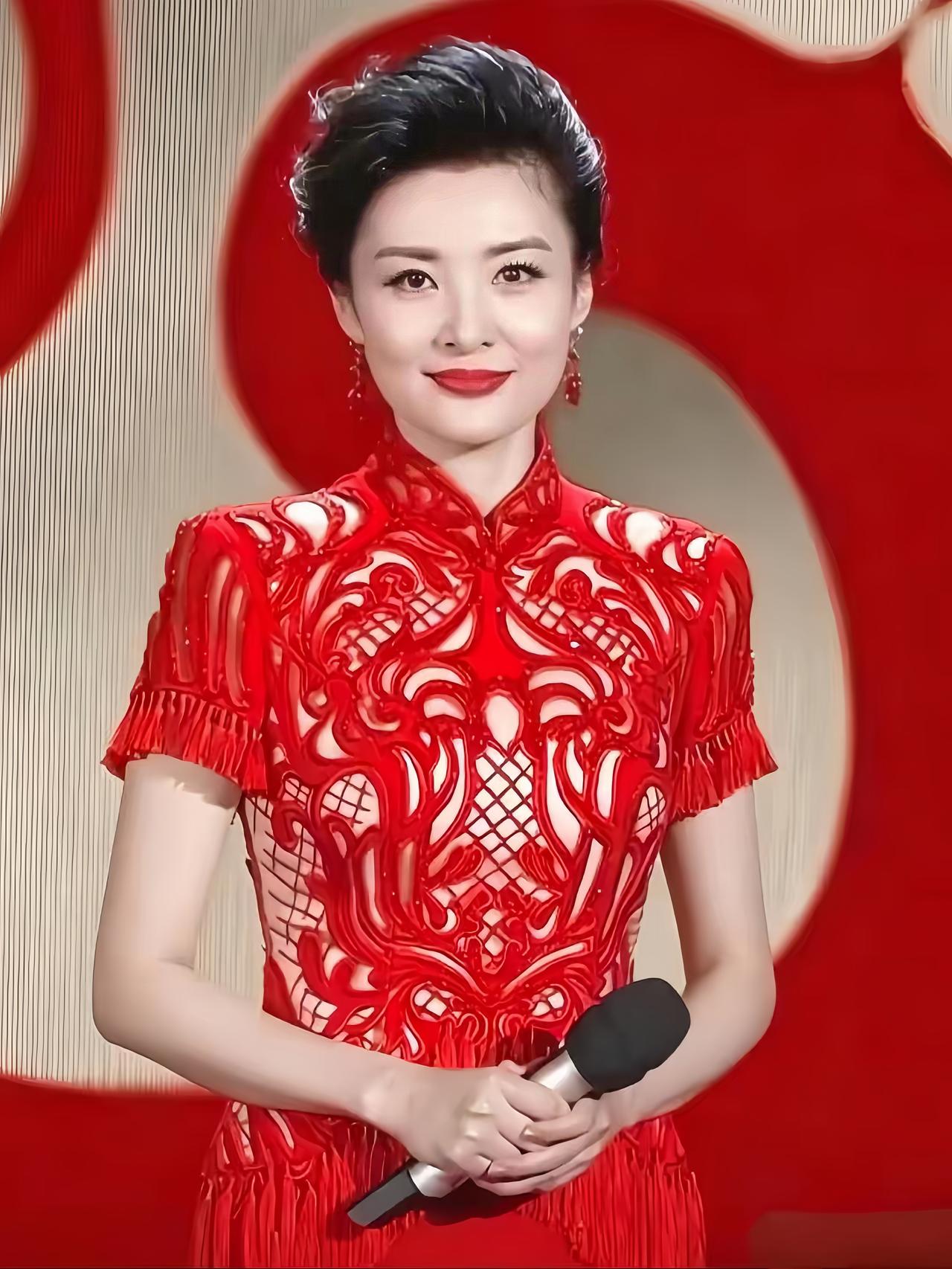 周涛真美！[比心][比心][比心]
周涛气质优雅迷人！[赞][赞][赞]
周涛风