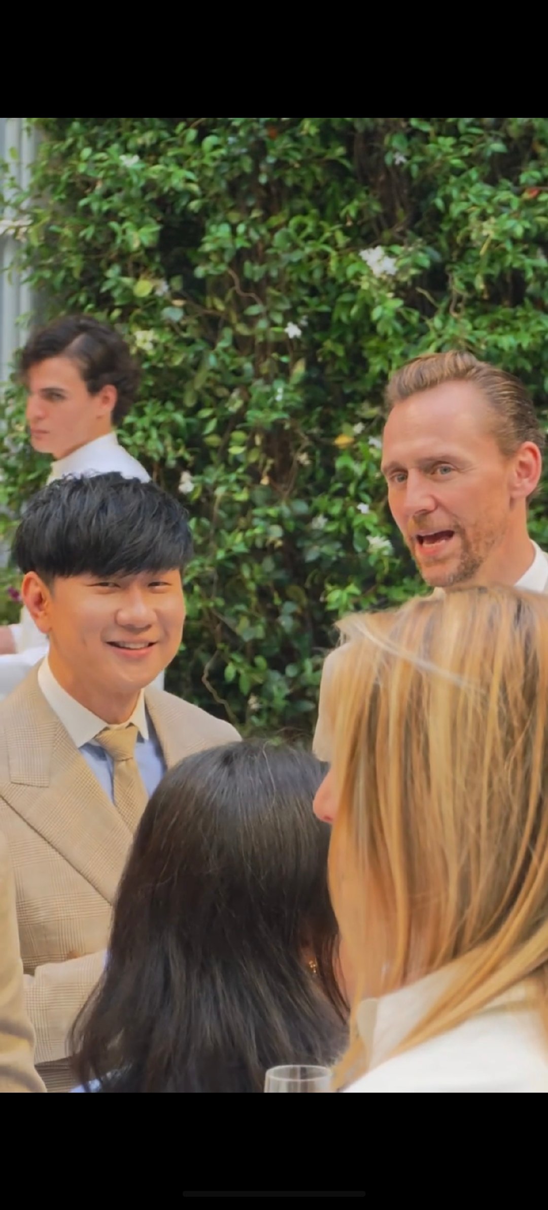 确实看不出来，林俊杰抖森竟然是同龄人！！两个人就差四十多天哈哈哈哈！林俊杰抖森同