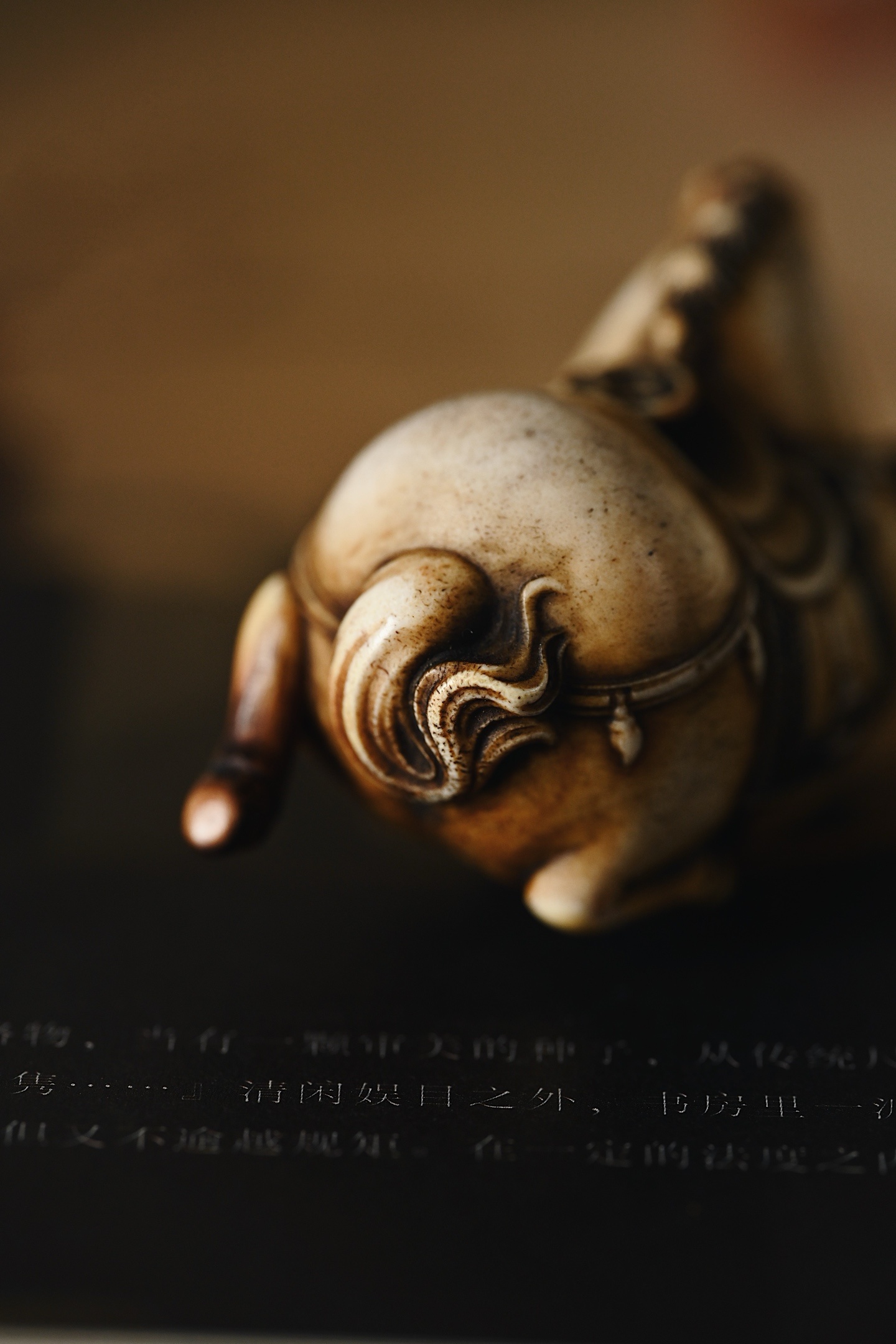 鹿角仿古 | 马上有钱仿古细腻，圆雕饱满结实，塑形写神颇具气势，背驼铜钱，立形达