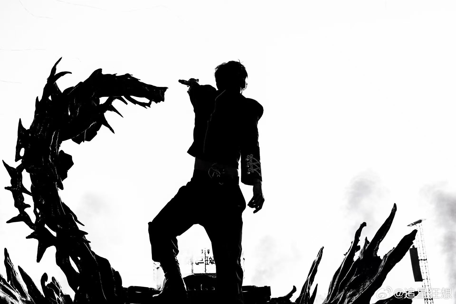 早知道姚琛这样我留着过年看了 姚琛的舞台真的是太精彩了，每一个细节都透露着他的创