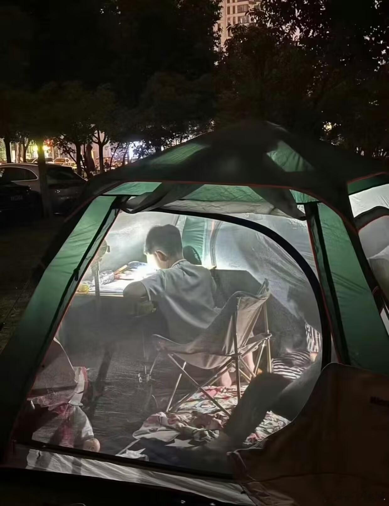 还有两天就国庆长假了，有多少人将这两天时间用年假或者直接请别的假，凑成一个更长的