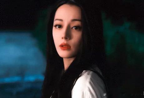 迪丽热巴线下剧宣回归倒计时！《枭起青壤》25 号追剧团，时隔两年的新鲜营业，甜甜