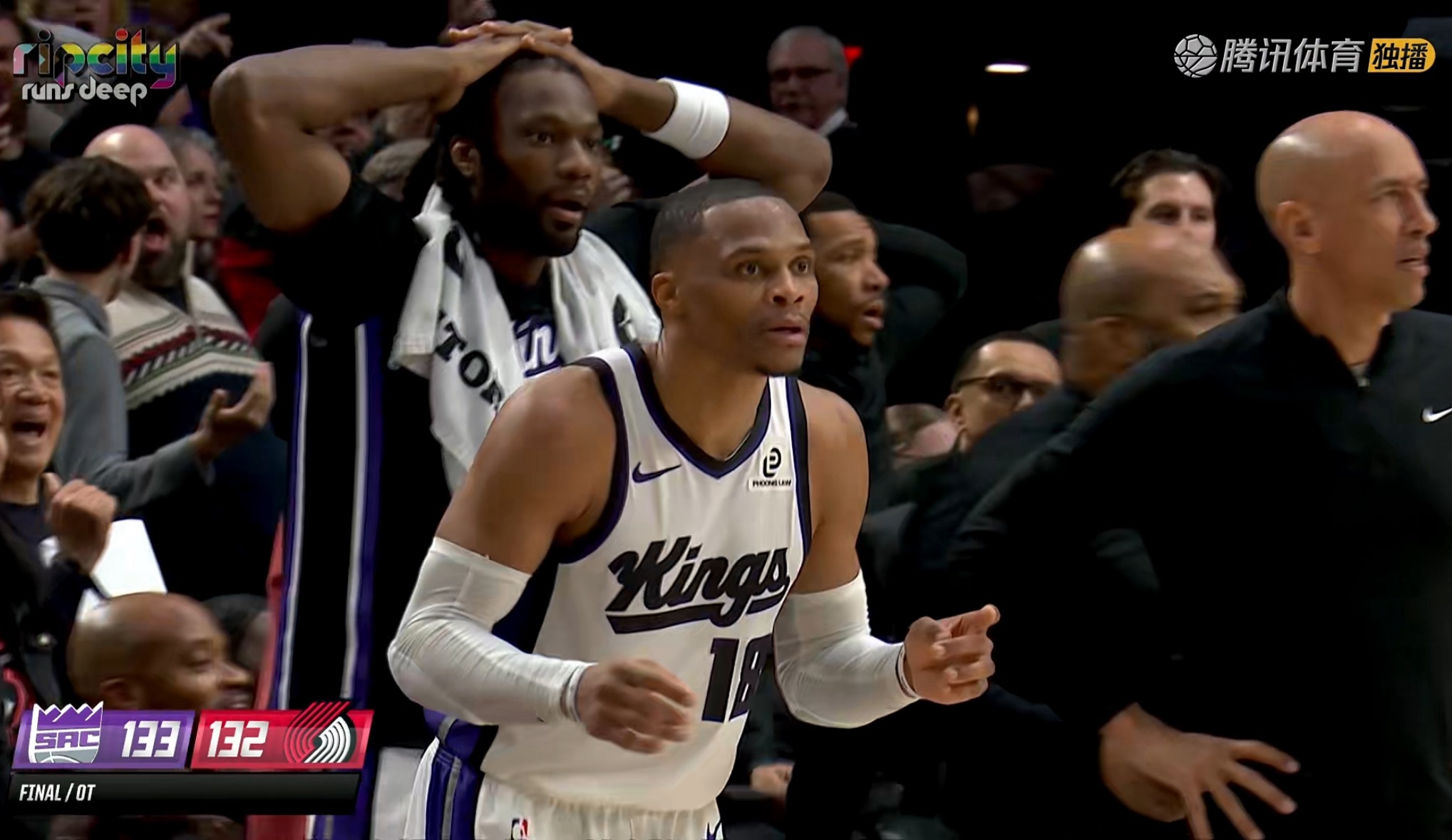燃尽了！德罗赞准绝杀，威斯布鲁克被吹犯规。阿夫迪亚罚球绝杀。 国王vs开拓者