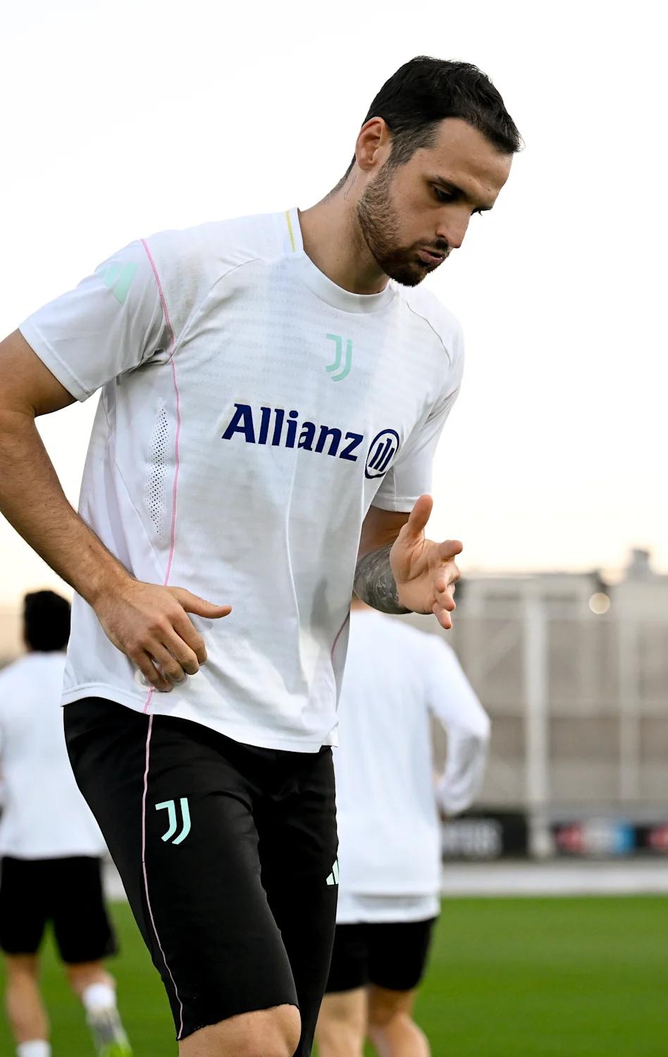 尤文官方:加蒂当地时间今早在J-Medical接受了进一步的影像学检查，结果显示