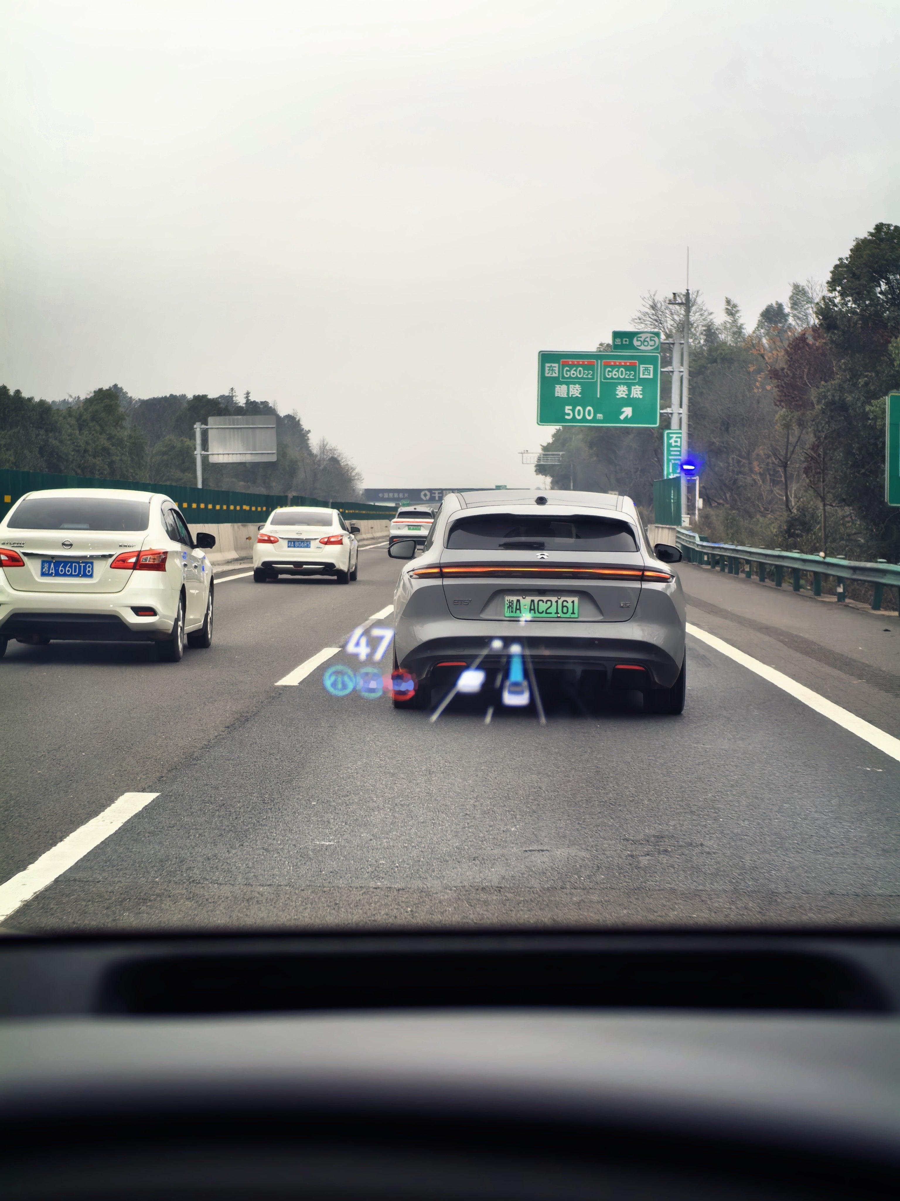 感觉高速上，除了增程和油车蔚来越来越多了大v聊车春运