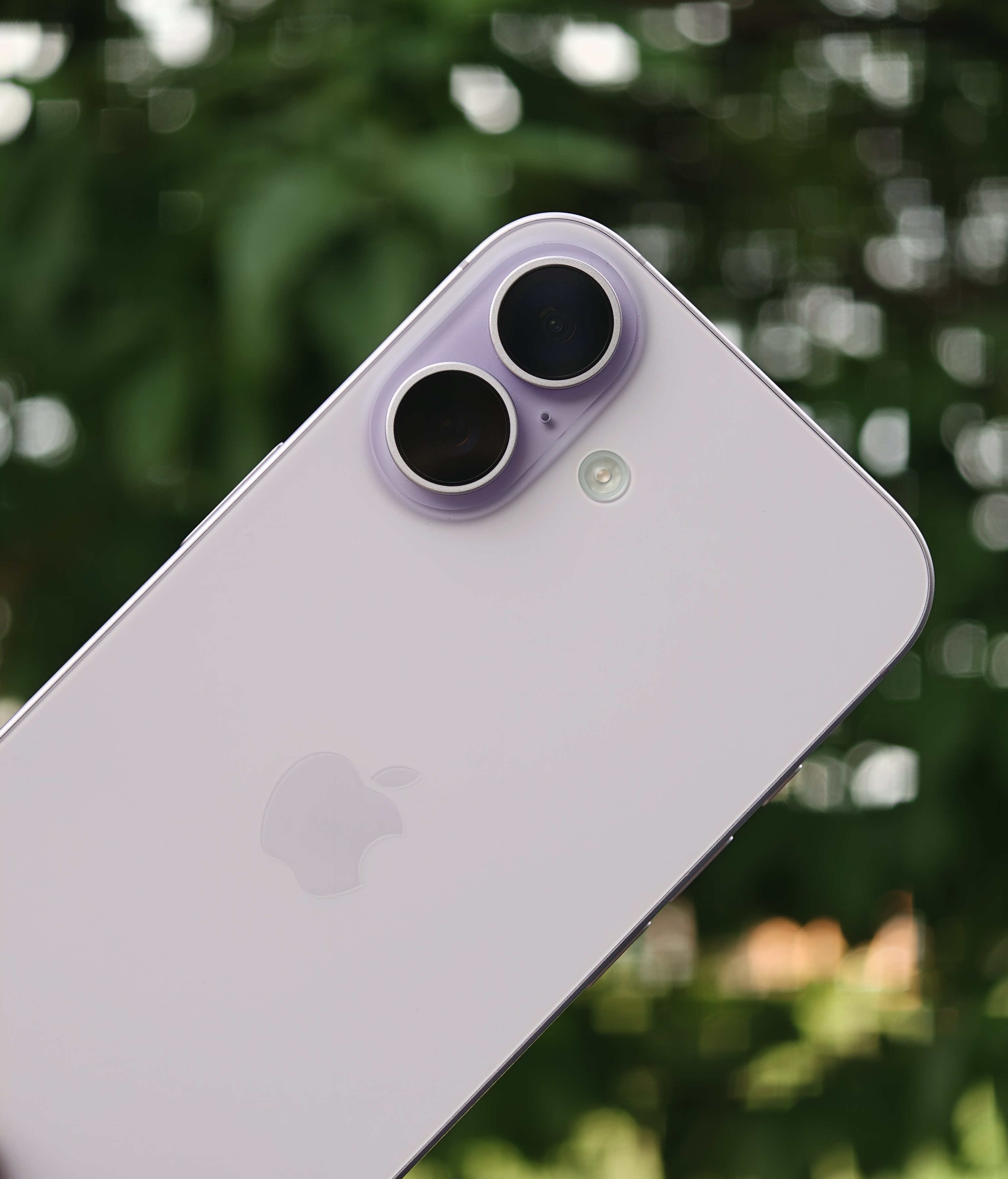 iPhone17跟16Pro怎么选闭眼iPhone 17呀， 这玩意有啥纠结的，