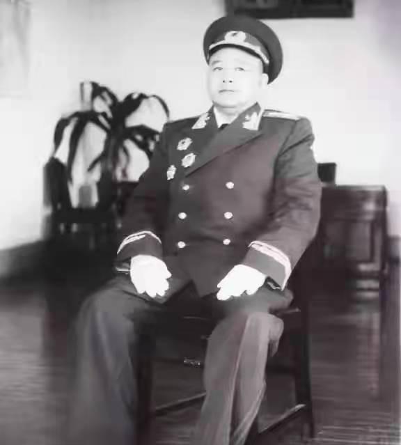 徐海东出席九大受阻之际，周恩来转述毛主席评价：徐海东是对革命有大功的人
1935