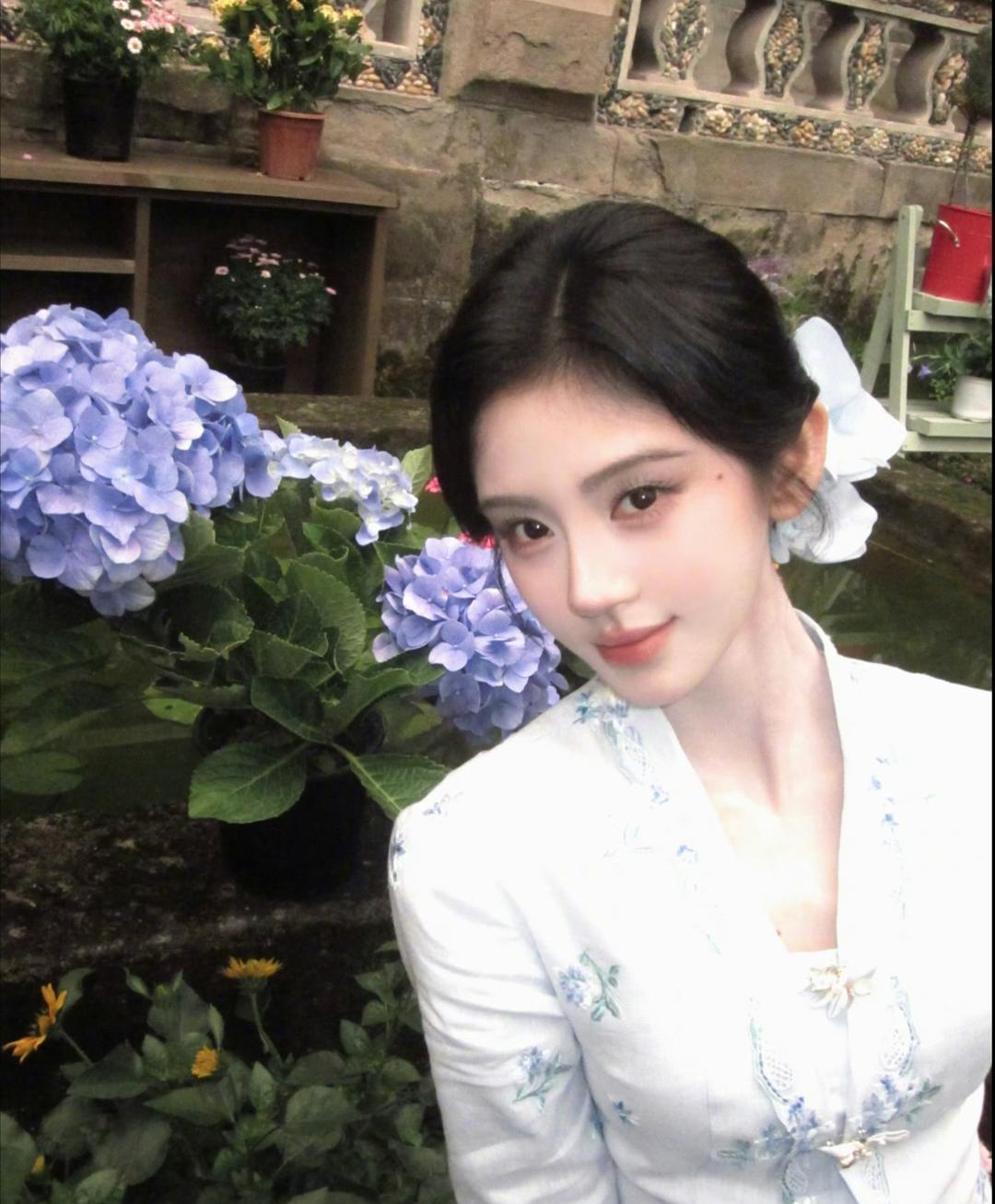 1. 胡彦斌对女朋友一向比较大方，愿意花钱准备各种礼物。听说有些前任甚至想回头复