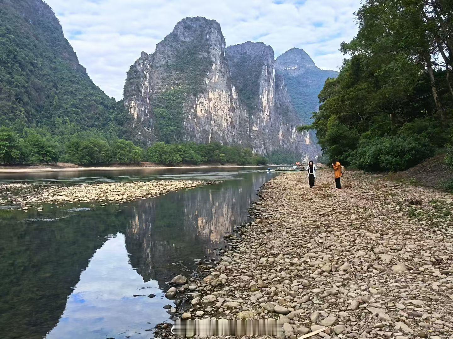 冬日暖阳，一路好风光！本周末继续徒步漓江，欢迎加入！ 