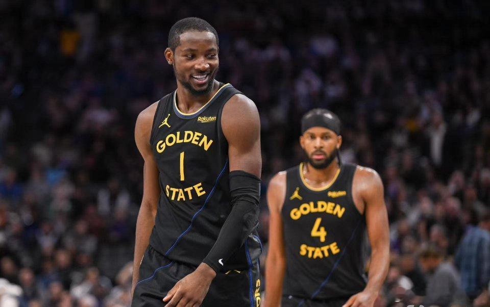 勇士战胜尼克斯1月16日讯 今天勇士126-113轻取尼克斯，拿下两连胜。据美记