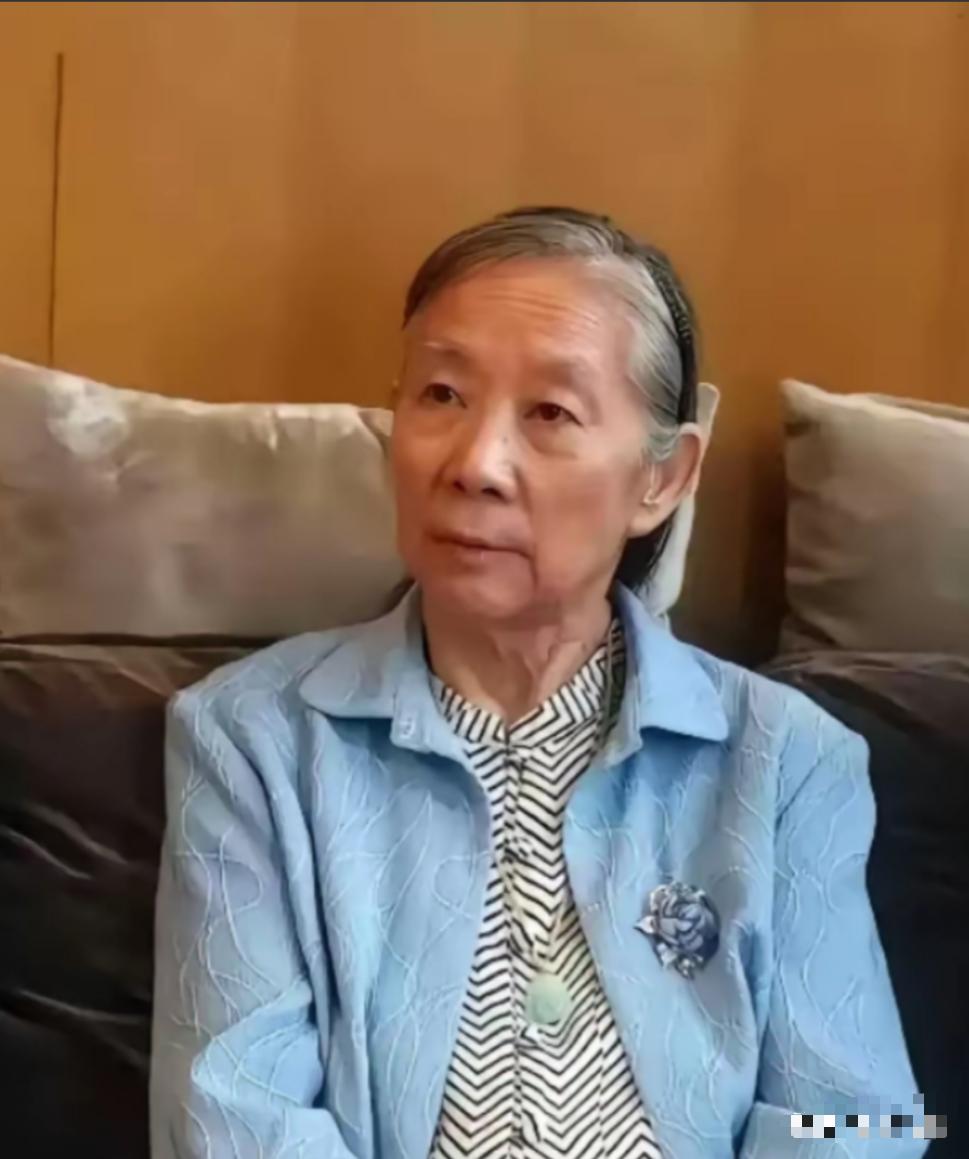 今年81岁的林豆豆，一个人住在北京老城区的老房子里，既不碰智能手机，也从不上网，