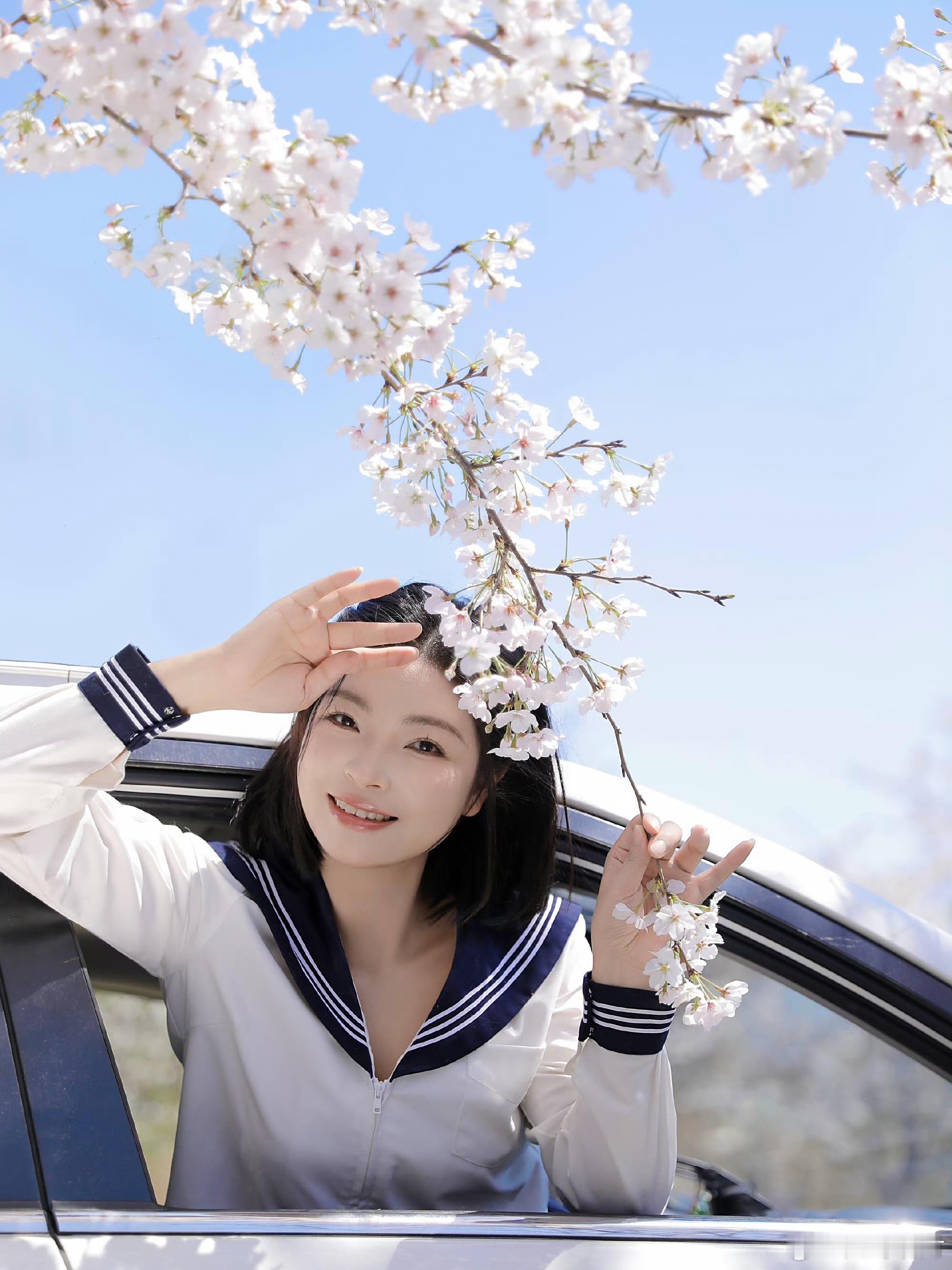 请记住人性铁律：·1.邻居，不做朋友。·2.同居越久，越难结婚。·3.朋友越少，