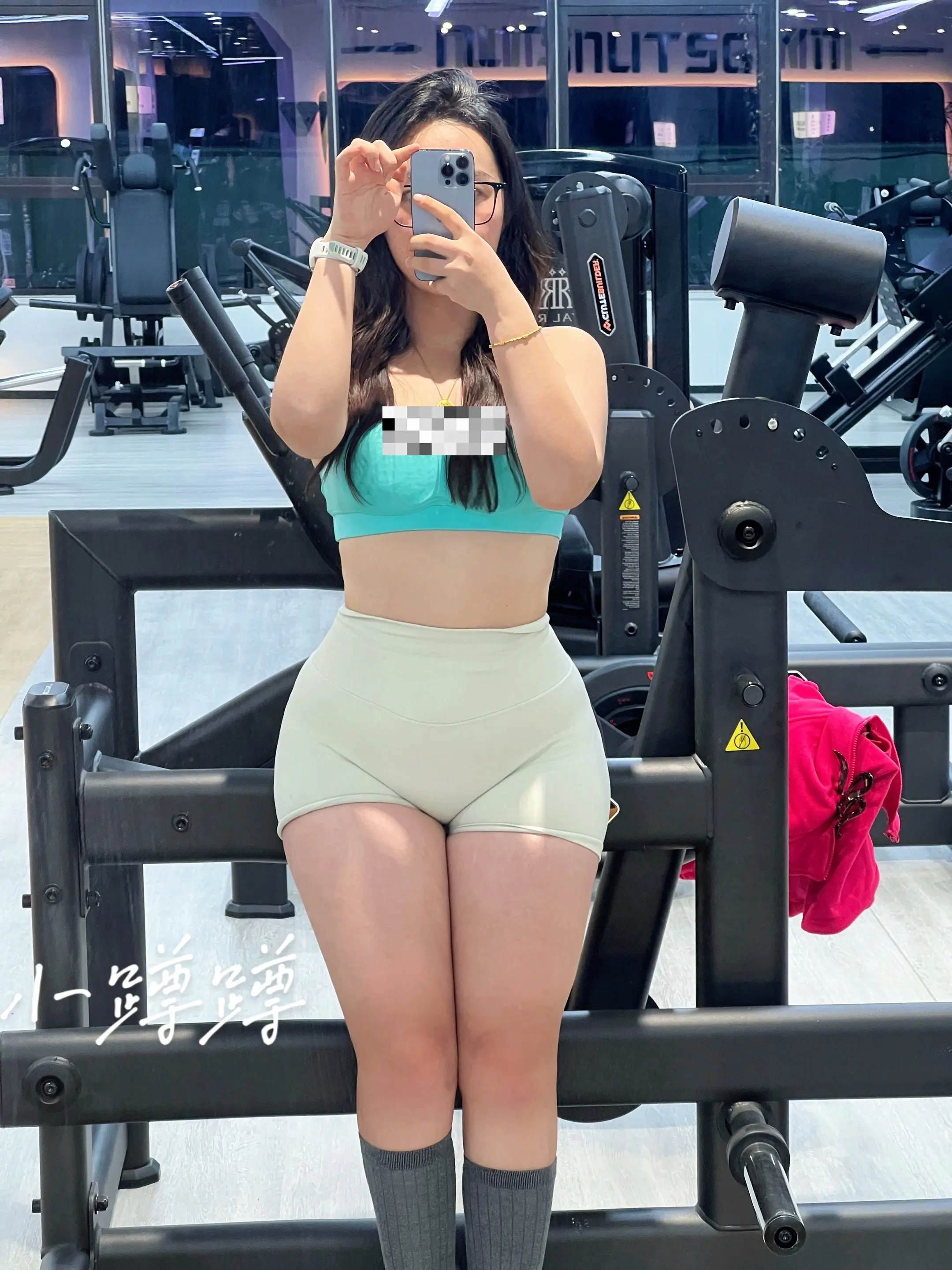 不知道啊 反正我的身材很曼妙。