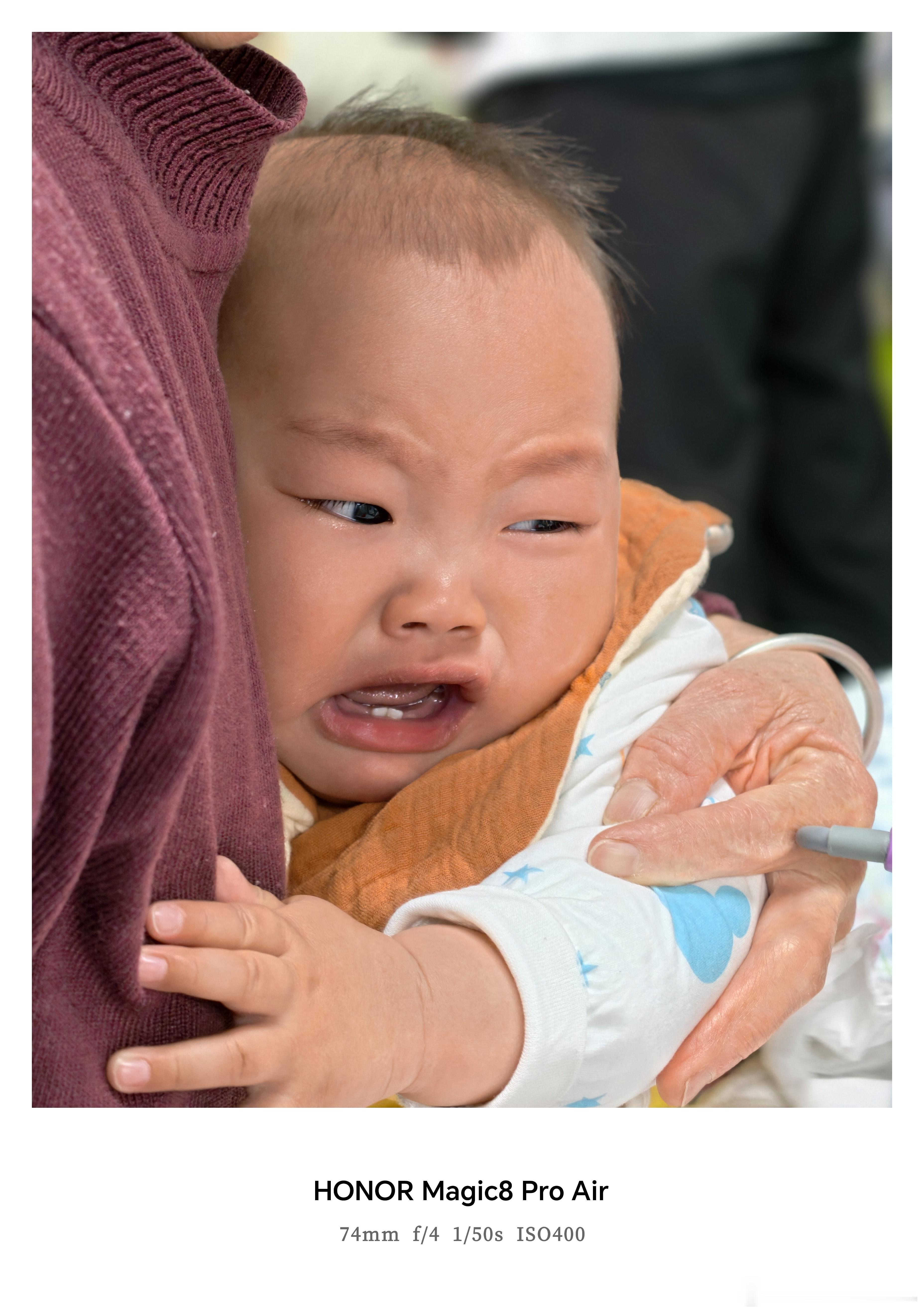 弟弟害怕医生这表情其实就是做个体检 