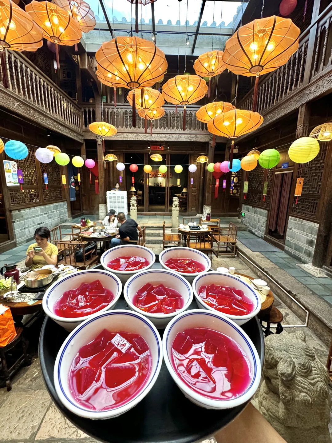 在昆明！！！真的爱死这种很local的店。。。