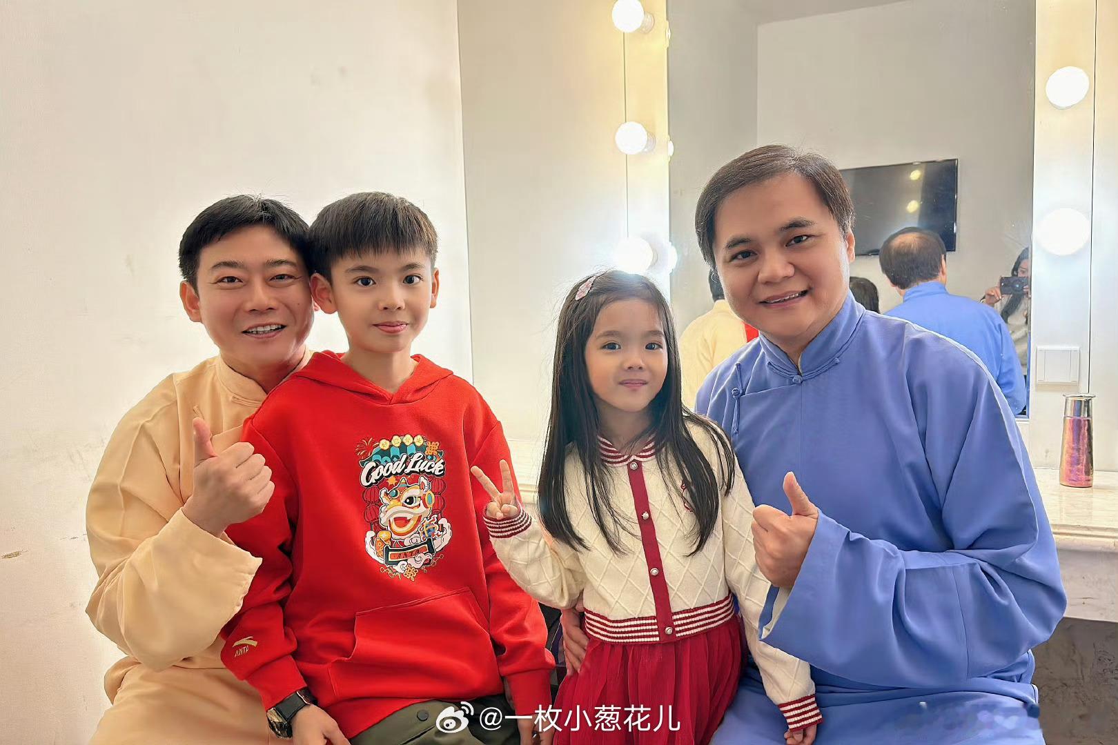 爱看[doge][金疙瘩][金疙瘩][金疙瘩] 