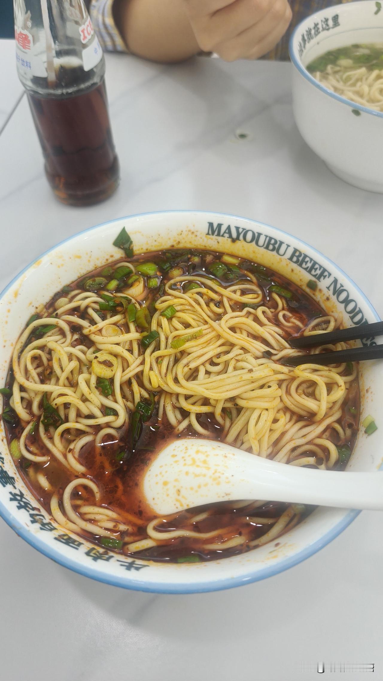 存钱，存钱，
一定要好好存钱，
钱是用来救命，解难，扛事的
别等到有急事的时手足